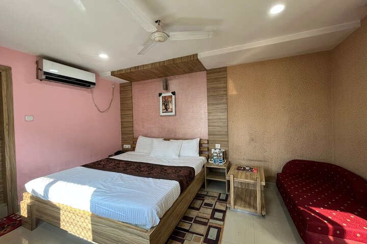 Room 9 of 46