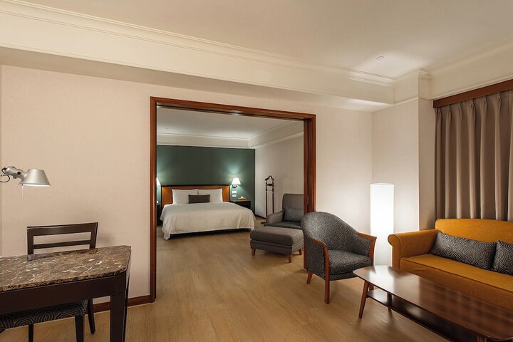 Room 12 of 64