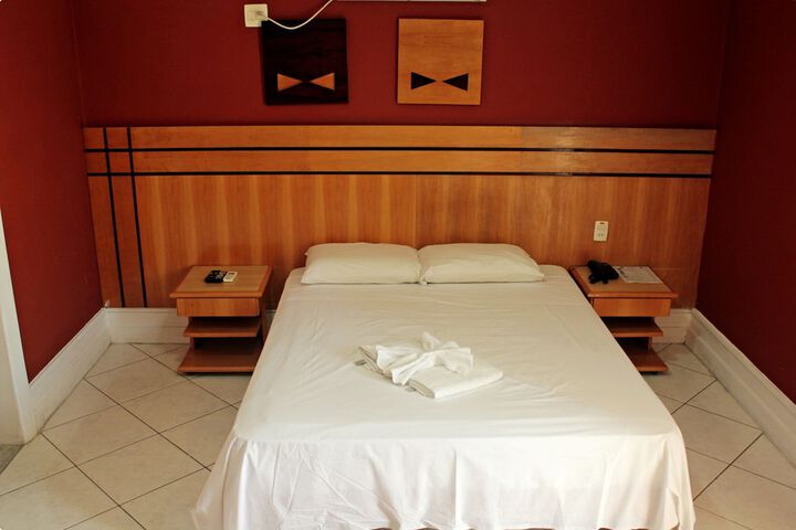 Room 13 of 40