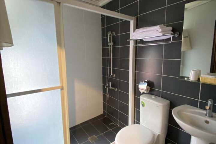 Room 12 of 17