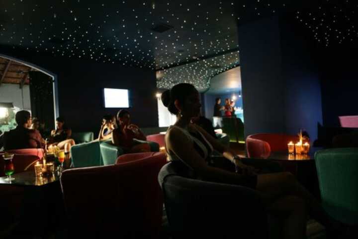 Lounge 94 of 115