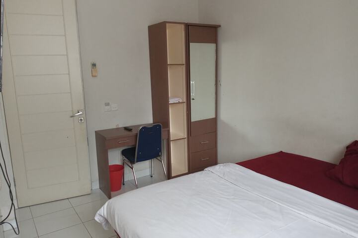 Room 9 of 19