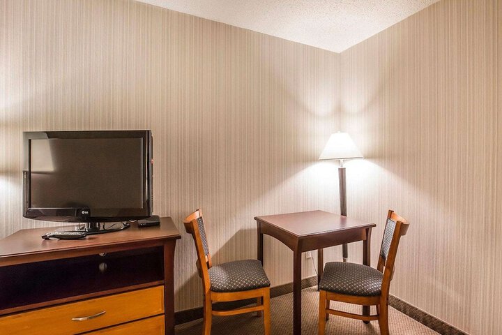 Room 10 of 37