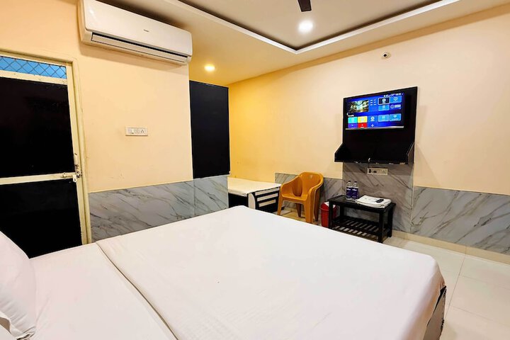 Room 30 of 48