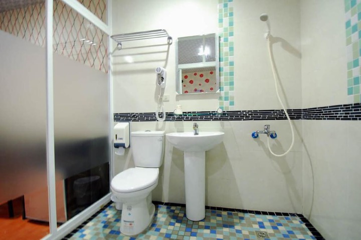 Room 15 of 16