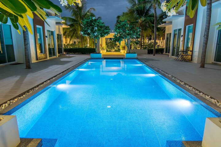 Pool 105 of 164