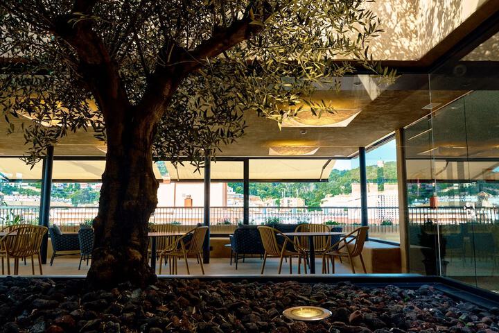 Dining Photos