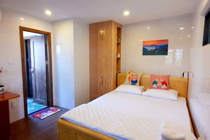 Room 4 of 73