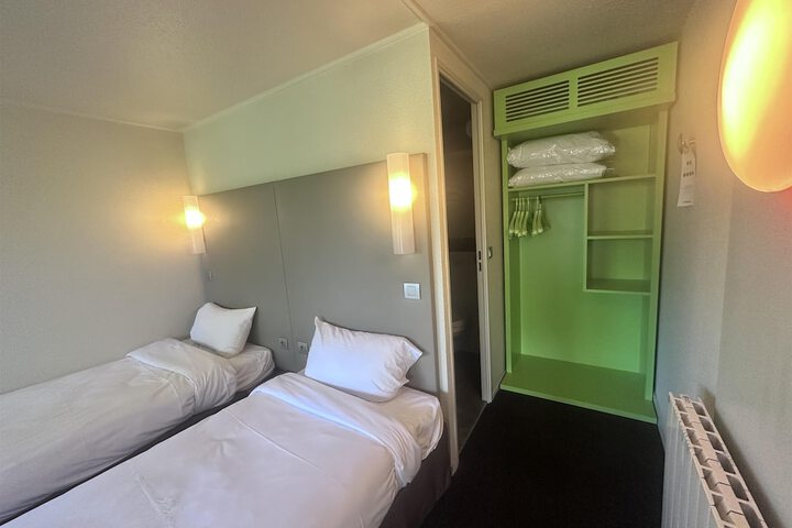 Room 5 of 39