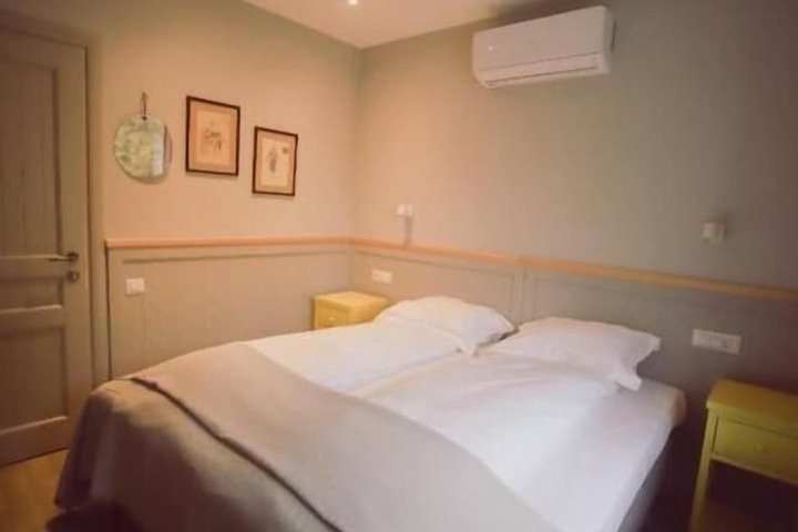 Room 4 of 21