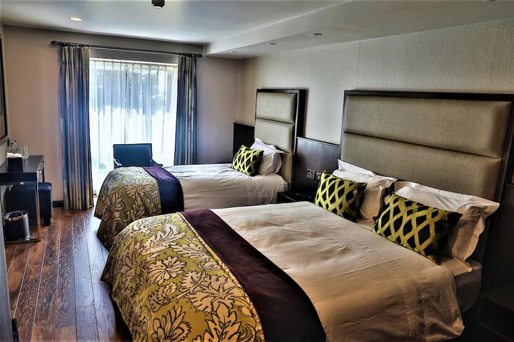 Room 8 of 28