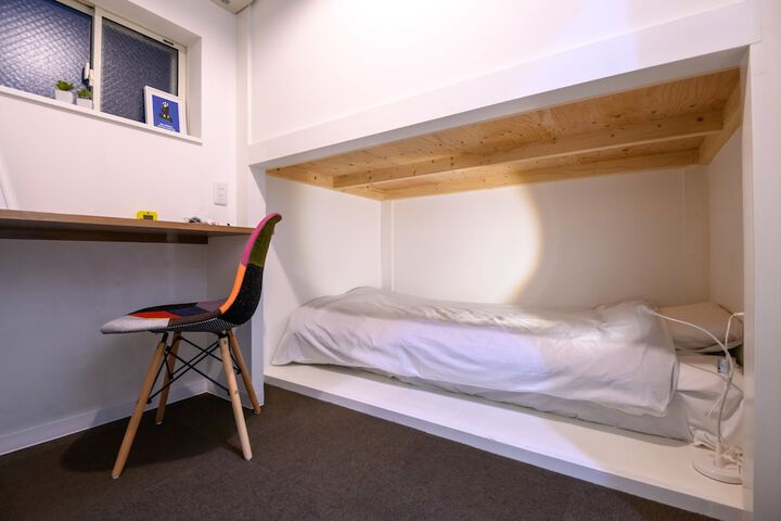 Room 17 of 80