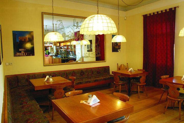 Dining 21 of 57