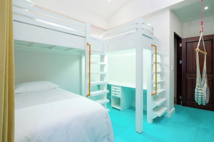 Room 165 of 1000