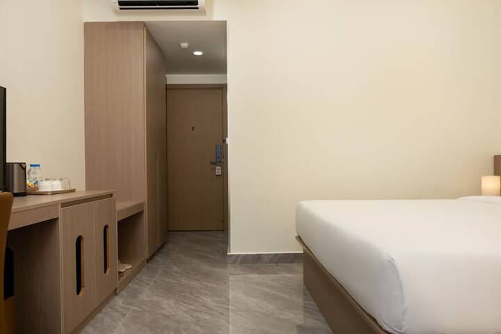 Room 11 of 39