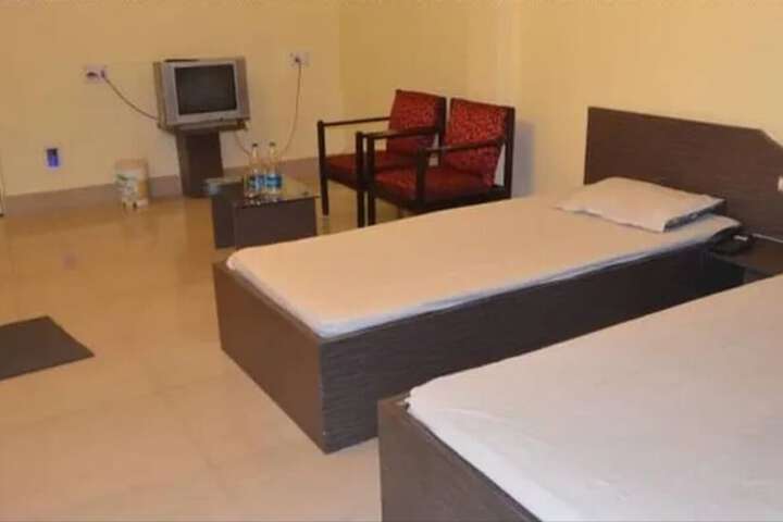 Room 7 of 14