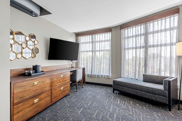 Room 10 of 29