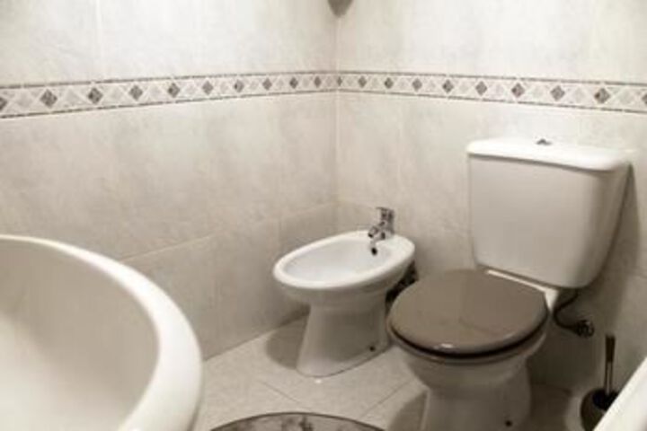 Room 4 of 37