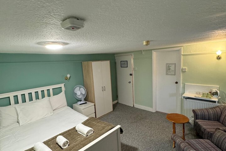 Room 32 of 88