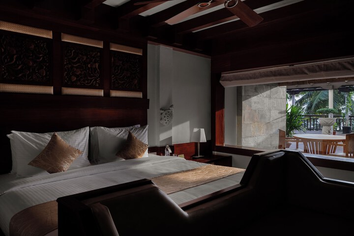 Room 10 of 97
