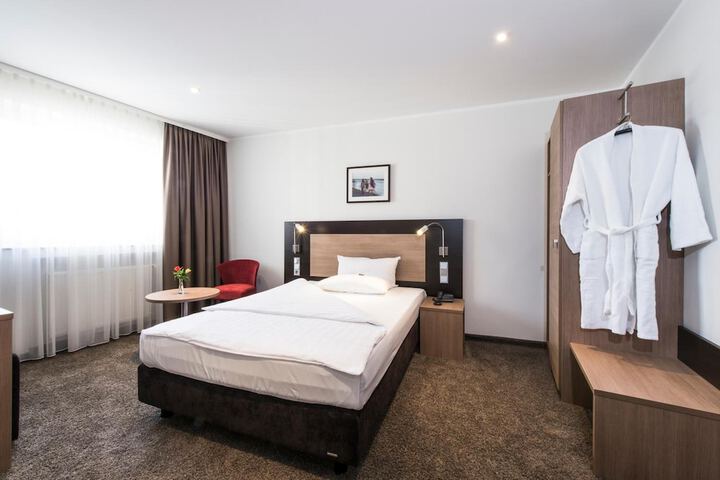Room 30 of 70