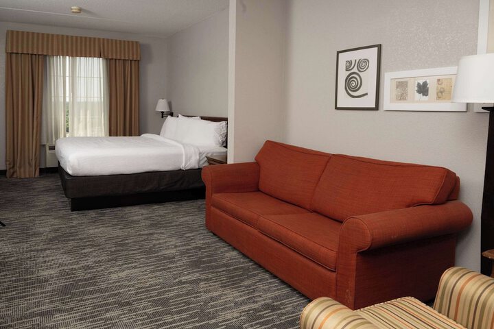 1 King Bed (2 of 16)