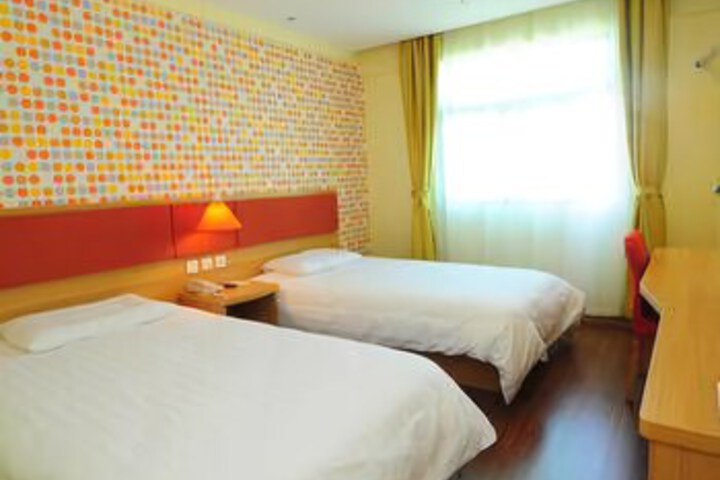Room 2 of 3