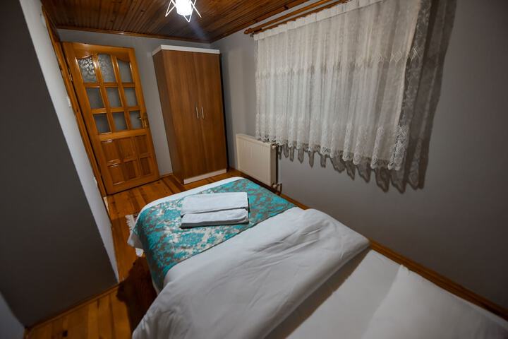 Room 25 of 49