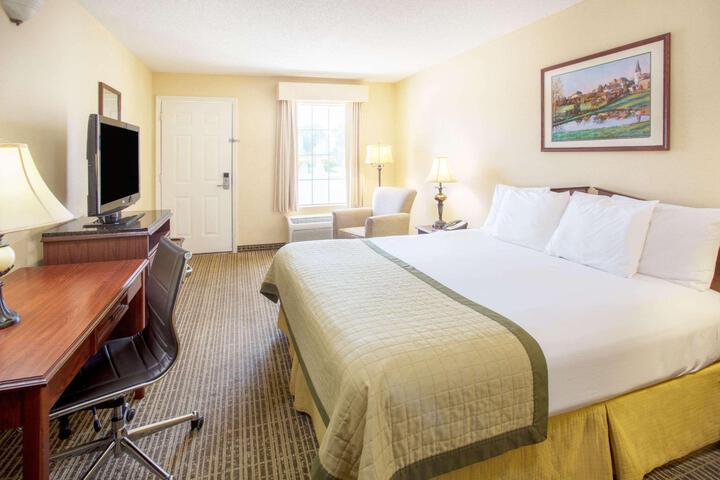 1 King Bed (1 of 5)