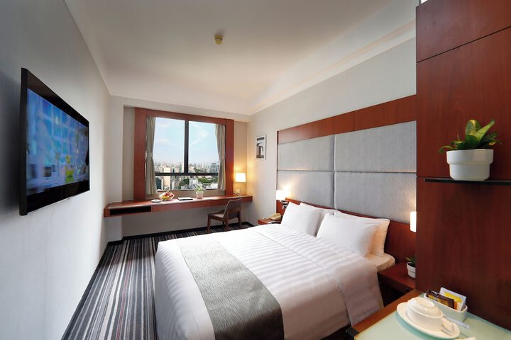 Room 17 of 61