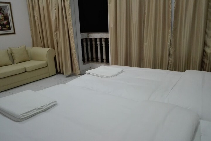 Room 10 of 53
