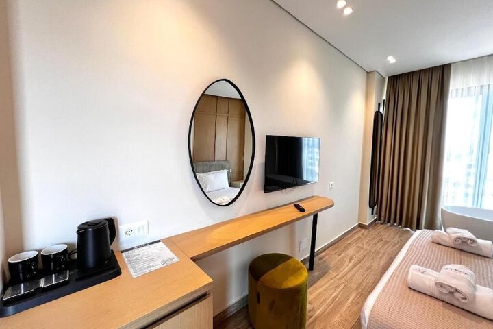 Room 8 of 70