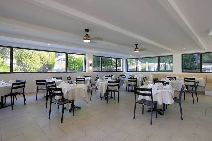Dining Photos