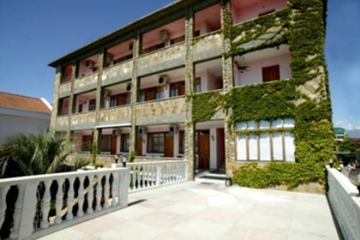 Hotel 3 of 3