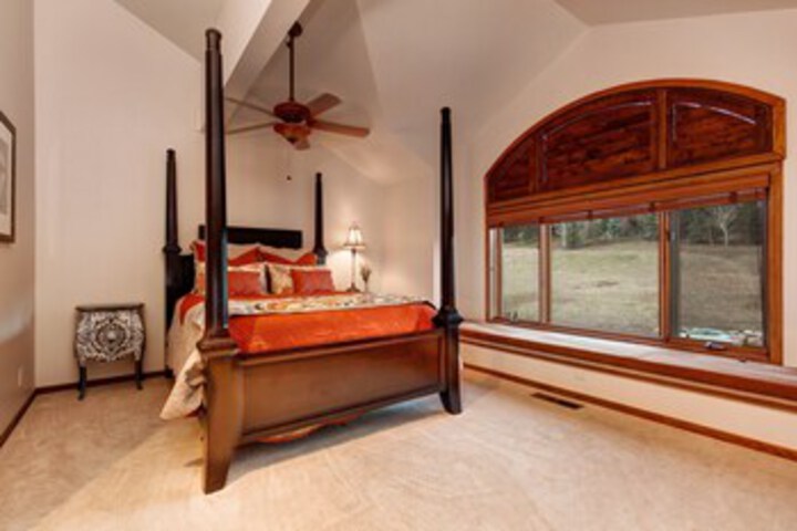 Room 19 of 28