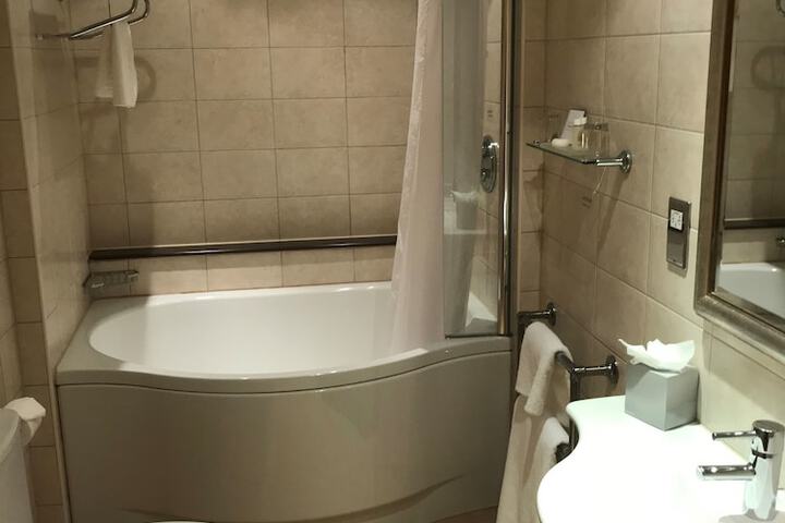 Room 44 of 117