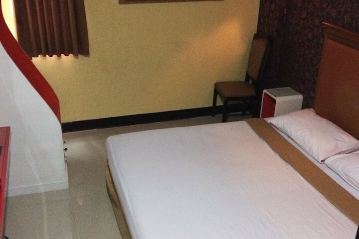 Room 15 of 32