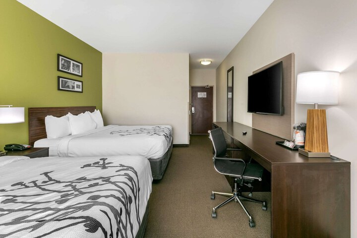 1 King Bed (8 of 20)