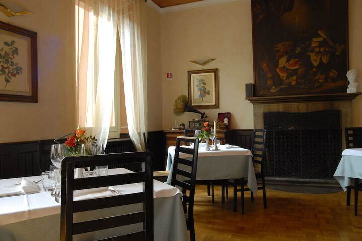 Dining 21 of 38