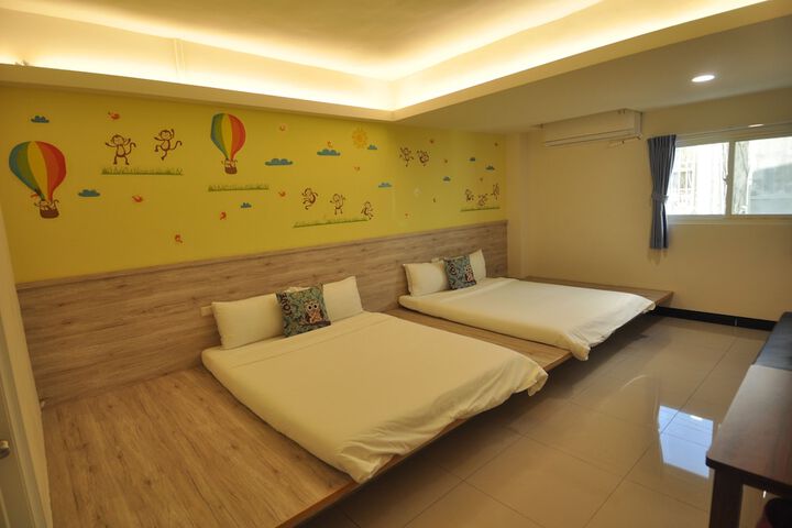 Room 18 of 29