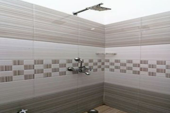 Room 4 of 25