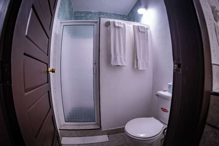 Room 27 of 64