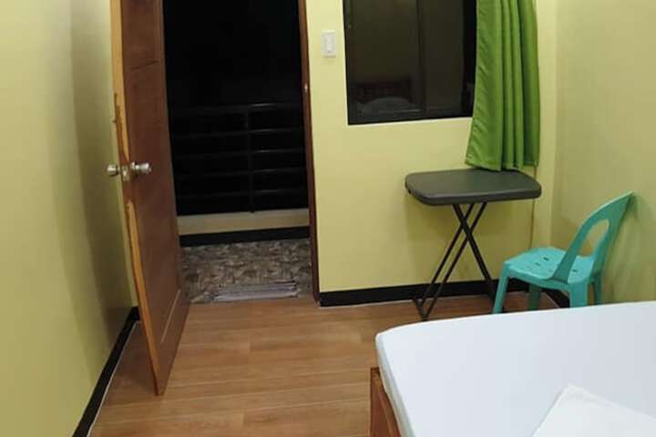 Room 11 of 27