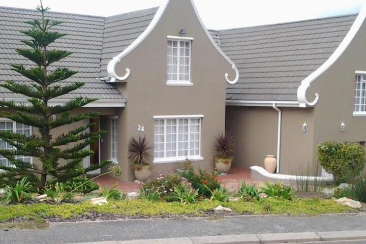 Southern Right Accommodation in Cape Town