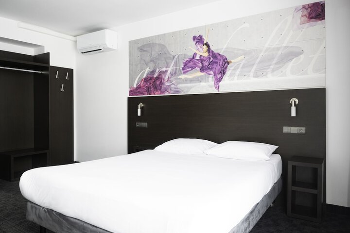 Room 17 of 139