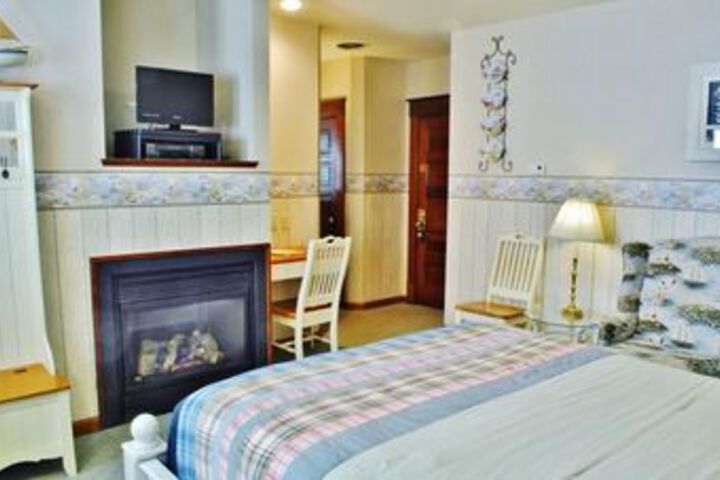 Room 65 of 200