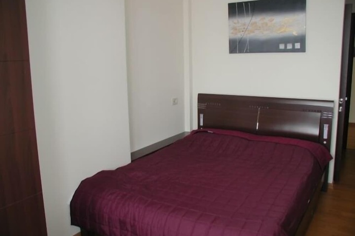 Room 9 of 83