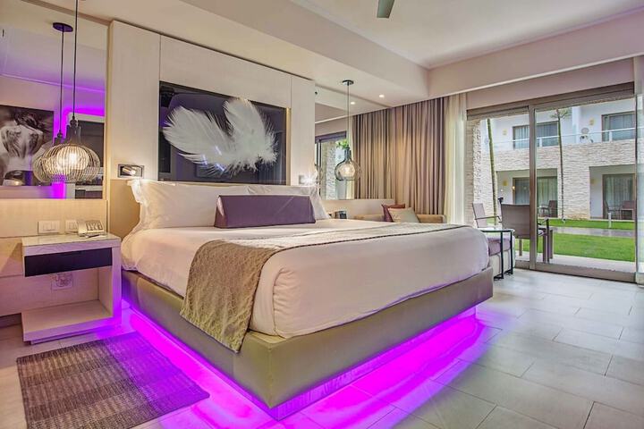 Room 32 of 147