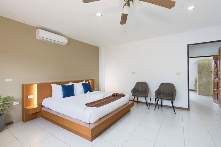 Room 27 of 100