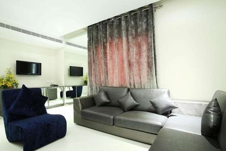 Room 14 of 28